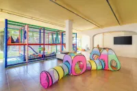 Camping Castell Montgri Hotel a Gualta