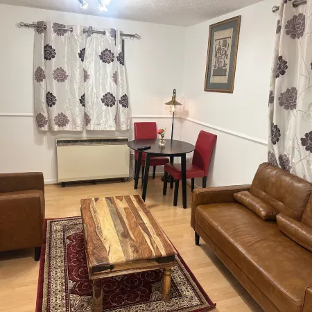 1Br-Sleeps2-Parking-QuietStay-CityCentre
