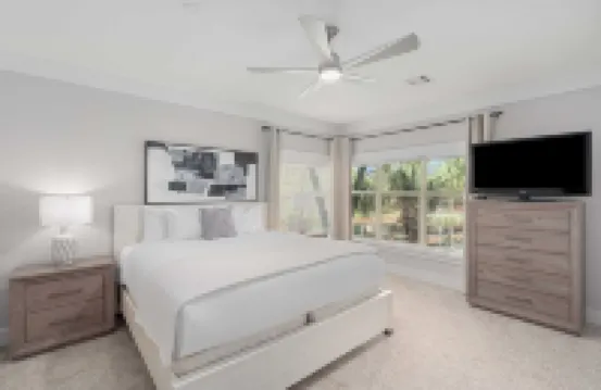 Serene Pondfront Stay w View Pool Access Walk to Baytowne Wharf