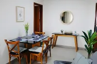 APTO prox Ponte amizade 5 pessoas com AC