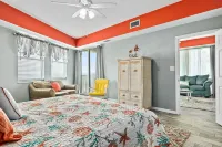 Oceanview Top-floor Penthouse in Surf Club Beach Pool Access - balcony