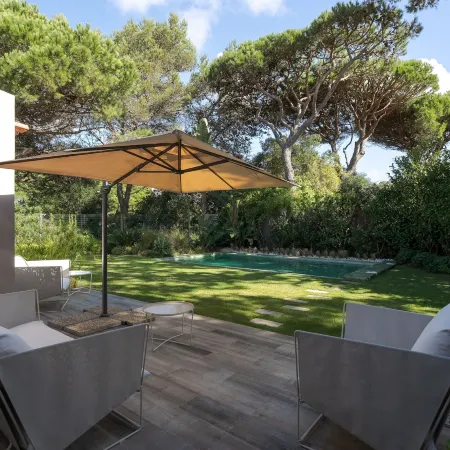 Light Villa by Cadenzalux