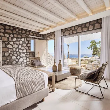 Nirome Luxury Suites โรงแรมใกล้หาด Plathiena Beach