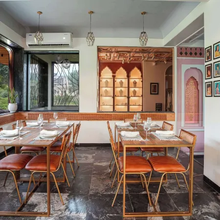 Artisav House