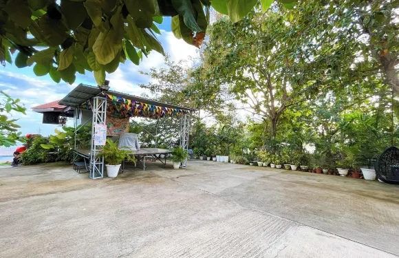 薩坎熱帶微風度假村