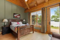 Port Cunnington Lodge & Resort Hotels in Lake of Bays