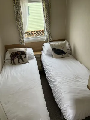 Barmouth Pet-Friendly 2-Bed Caravan with Sea View