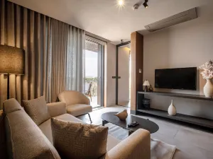 보거르 보드룸 바이 더 씨