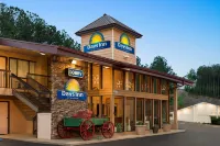 Days Inn by Wyndham Cartersville Hotels near Kingston Downs