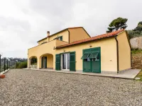 Villa tra Ulivi