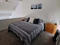 Charming 1-Bedroom Entire Condo Loft in Scenic Mountain Park Hotels in Lake Oswego