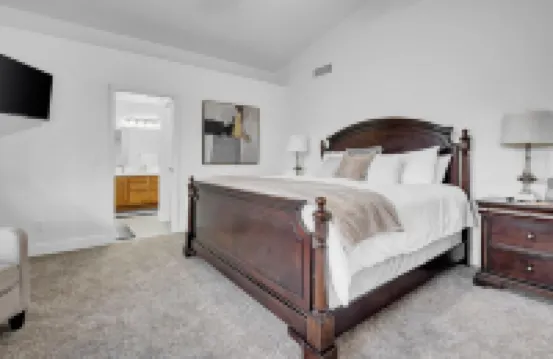 Cactus Cove – Family-Friendly Lakeside Home w/ Mountain Views & Free EV Charger