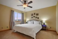 Cozy Bremerton Home with Water Views Hotels in der Nähe von Bremerton