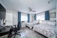 Villa in Fort Lauderdale Waterfront Heated Salt Pool Tiki Free EV charging Kayak