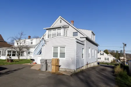 53 Geary Ave Отели рядом с достопримечательностью «Публичная библиотека Бристол»