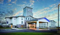 Winds Hotel at Crosswinds Casino - parking