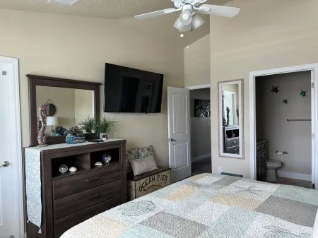 Cape Crossing Townhome Marina View Fully Furnished 3 Bedroom Sleep 8 Heated Pool