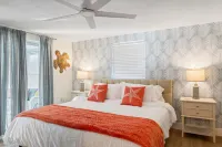 Family & Fisherman Friendly Pool Home- Gulf Access Dock, Bikes, Games & Kayaks