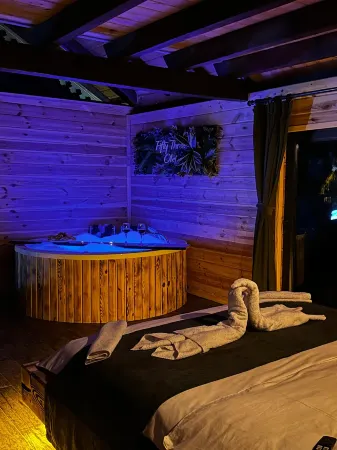 Fifty Three Otel Отели в г. Camlihemsin