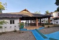 Binubusan Beach Hotel and Resort Hôtels à : Lian