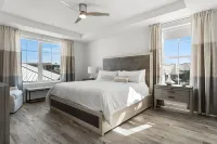 Steps to Beach w View Pool Tennis Luxe Top-Floor Sea la VIE by AvantStay