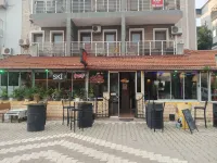 muber otel فنادق في Menderes