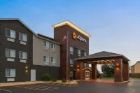 La Quinta Inn & Suites by Wyndham Peru Starved Rock St Park Hotels in Peru