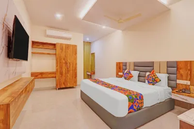 FabHotel Arjun Residency Hoteles cerca de Waddapally Aurora Lake View Point 1 (WALVP1)