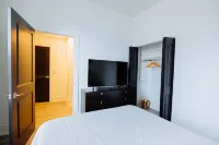 Luxury Stay on UChicago Campus 11 min walk to hospitals