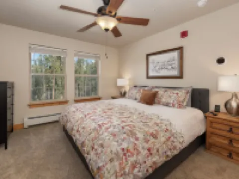 Cozy Pet & Family-Friendly Condo Near Winter Park•Heated Garage•Trails•Sleeps 6 Hoteles en Fraser