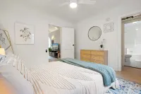 Classic Inglewood LAX Bungalow House Parking W/D