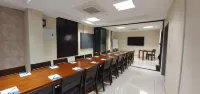 Staybridge Golfview Suites - 2-Star