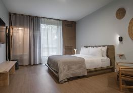 Stonebreaker Hotel