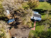 Country Cabin on the Creek in Belton with WiFi, AC