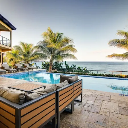 Breathtaking Oceanfront Luxe Villa in Tower Isle Jacuzzi Pool Fully Staffed