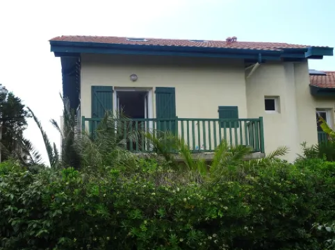 ANGLET, love bedroom, apartment T3, facing GOLF LE PHARE