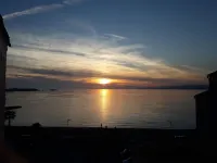 Logement en Copropriété Avec Terrasse Face à la Plage Hotels in Six-Fours-les-Plages