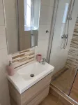 Apartment with TV, free WIFI and free parking Hotel a 