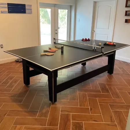 Spacious ranch 7 minutes to the beach/ airport, 3in1 game table , Pet friendly