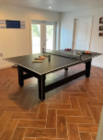 Spacious ranch 7 minutes to the beach/ airport, 3in1 game table , Pet friendly