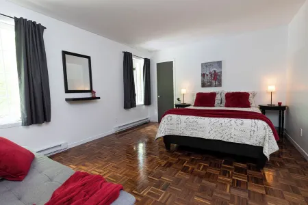 Aux portes de L'île Отели в г. Л'Иль-д'Орлеан