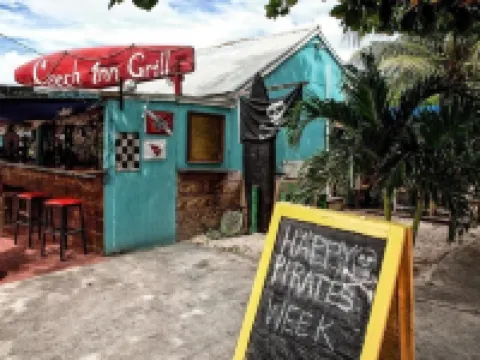 "Cayman Breeze" - 2Br Oceanfront Condo w/ Quiet Setting Near Rum Point Hotels in North Side