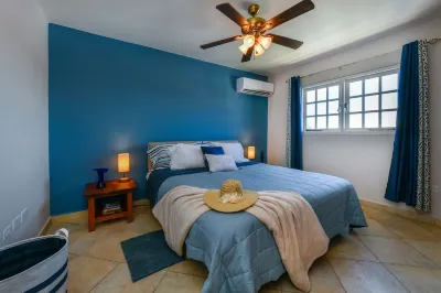 PALMA REAL 2 bed, 2 bath, sleeps 6, close to Palm beach.