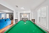 Euless Oasis: 3 bed/3.5 bath home near DFW Airport Hotels in Euless