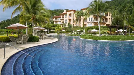 Luxury private home in Fairway Estates within Los Suenos Resort! Отели рядом с достопримечательностью «Punta Leona»