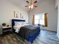 *Stylish Condo 2 Min from Lower Greenville*