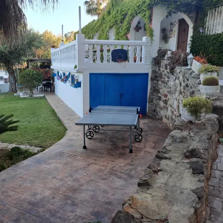 VILLA WITH LARGE GARDEN AND POOL IN A NATURAL ENVIRONMENT Отели в г. Вехер-де-ла-Фронтера