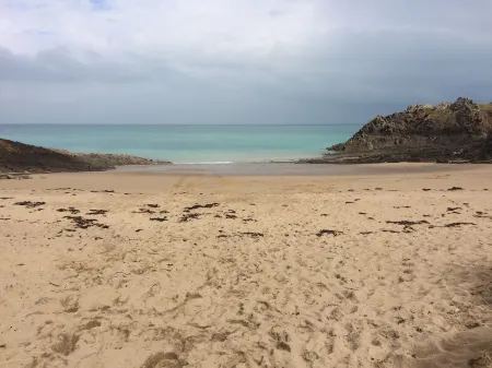 Fisherman's cottage , parking possible, 80 m from the sea, garden, 5 per, wifi Отели рядом с достопримечательностью «CORD(e)»