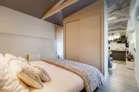 The Calm of a Loft on the Quays of the Bream - 10 min Metro