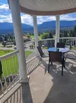Spacious pet friendly condo with beautiful golf course and mountain views Hotels near Fairmont Hot Springs Resort